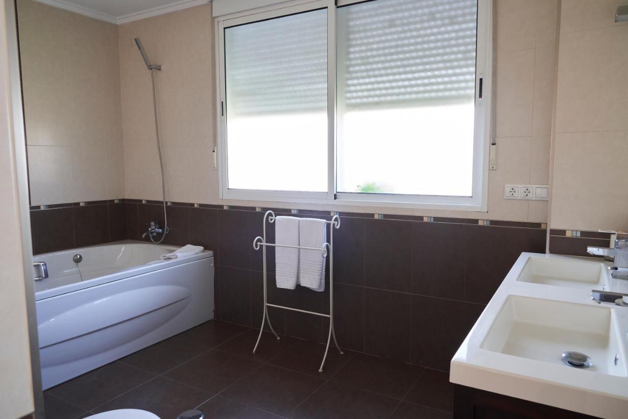 Apartment Altos De La Bahia X ตอร์เรเวียคา ภายนอก รูปภาพ