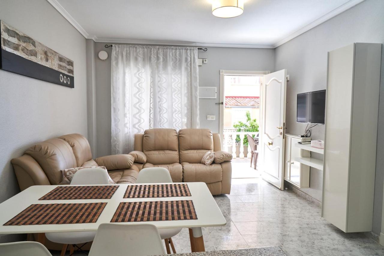 Apartment Altos De La Bahia X ตอร์เรเวียคา ภายนอก รูปภาพ