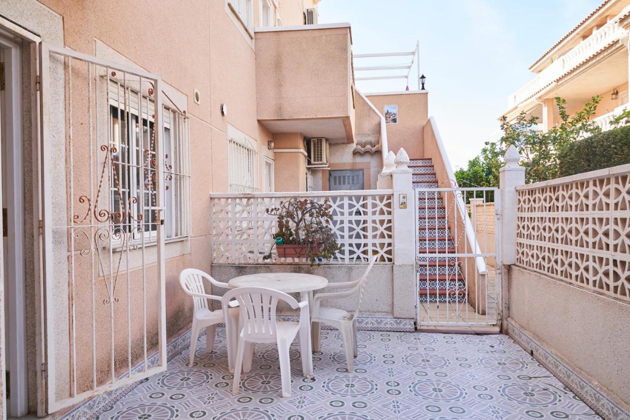 Apartment Altos De La Bahia X ตอร์เรเวียคา ภายนอก รูปภาพ