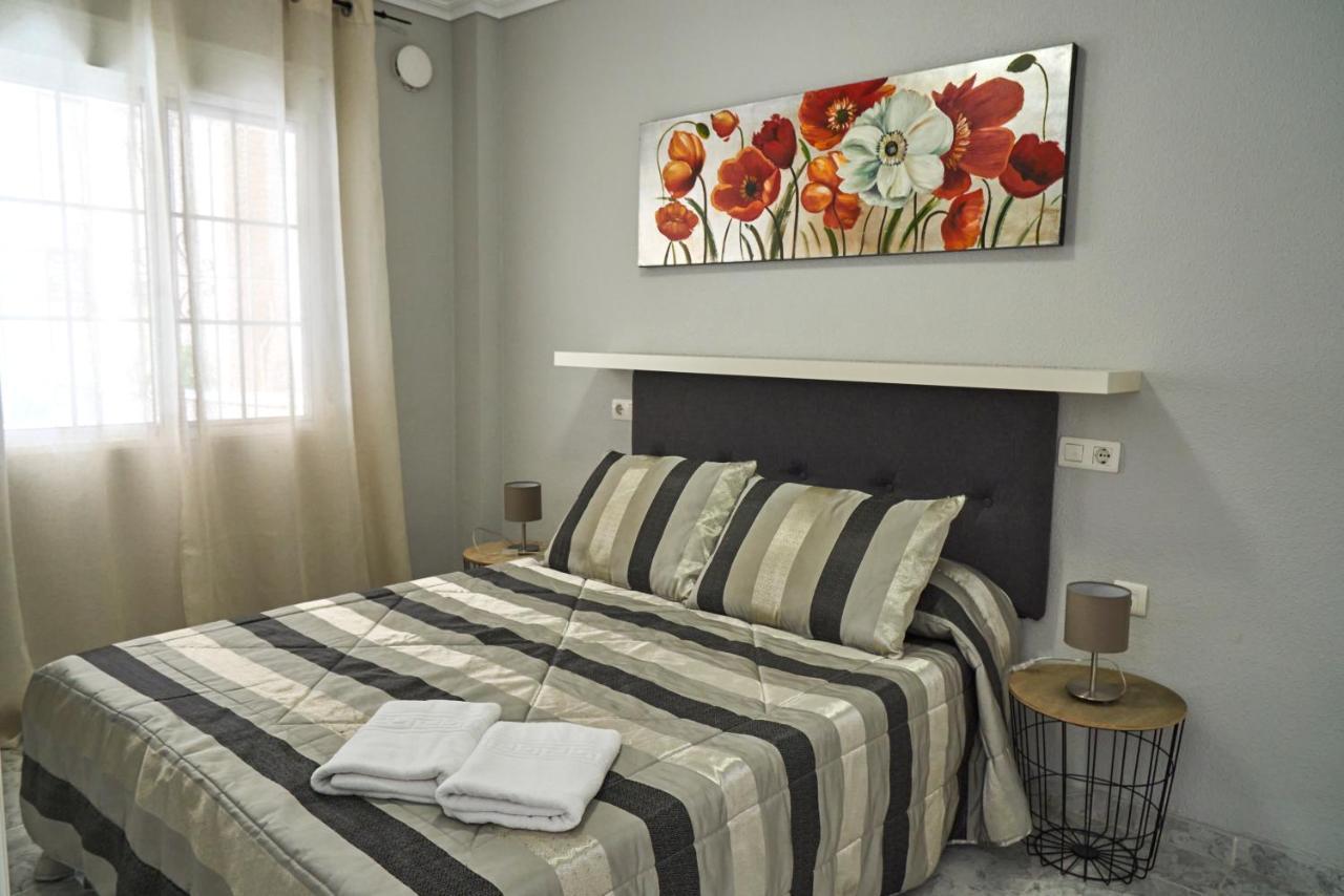 Apartment Altos De La Bahia X ตอร์เรเวียคา ภายนอก รูปภาพ