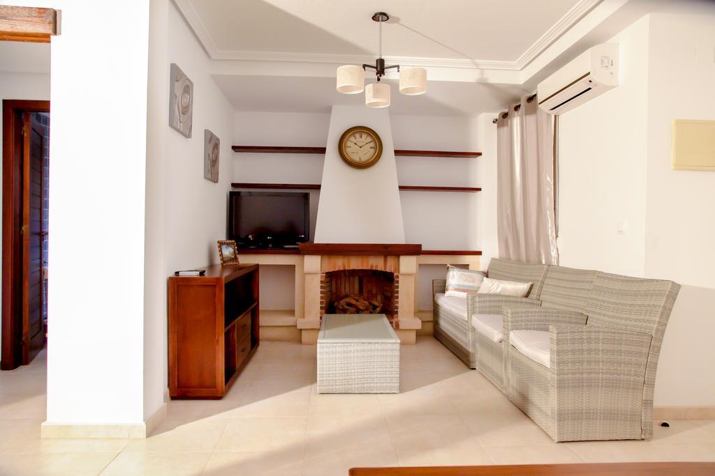 Apartment Altos De La Bahia X ตอร์เรเวียคา ห้อง รูปภาพ