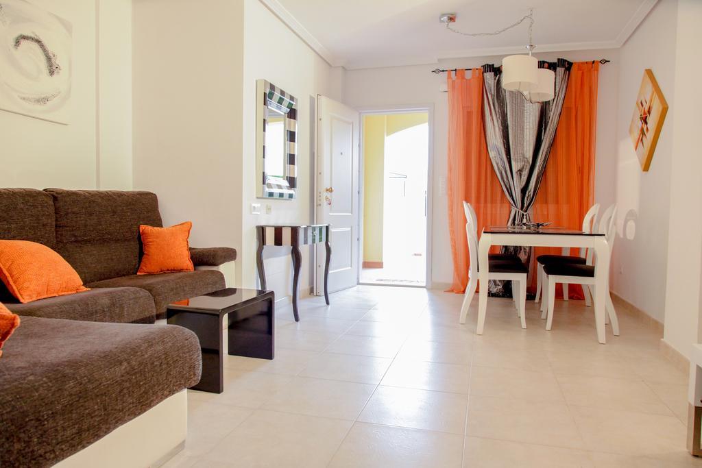 Apartment Altos De La Bahia X ตอร์เรเวียคา ห้อง รูปภาพ