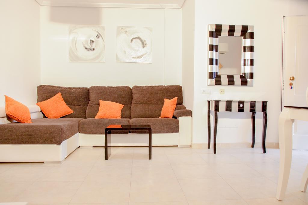 Apartment Altos De La Bahia X ตอร์เรเวียคา ห้อง รูปภาพ