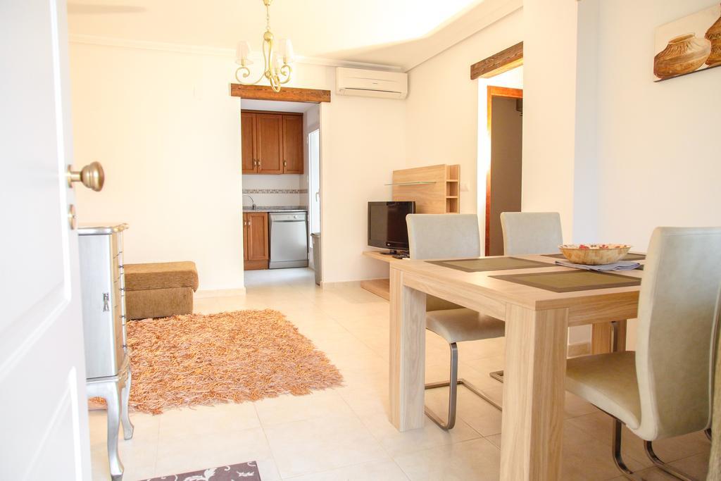 Apartment Altos De La Bahia X ตอร์เรเวียคา ห้อง รูปภาพ
