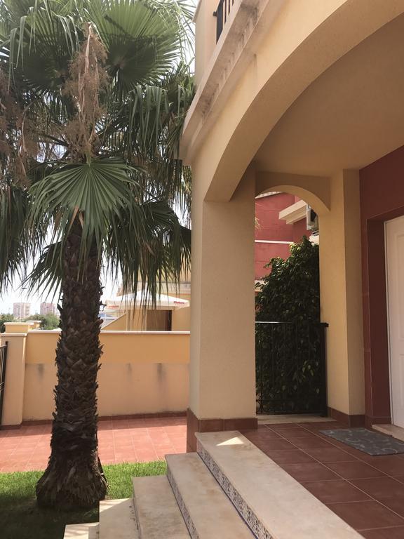 Apartment Altos De La Bahia X ตอร์เรเวียคา ภายนอก รูปภาพ