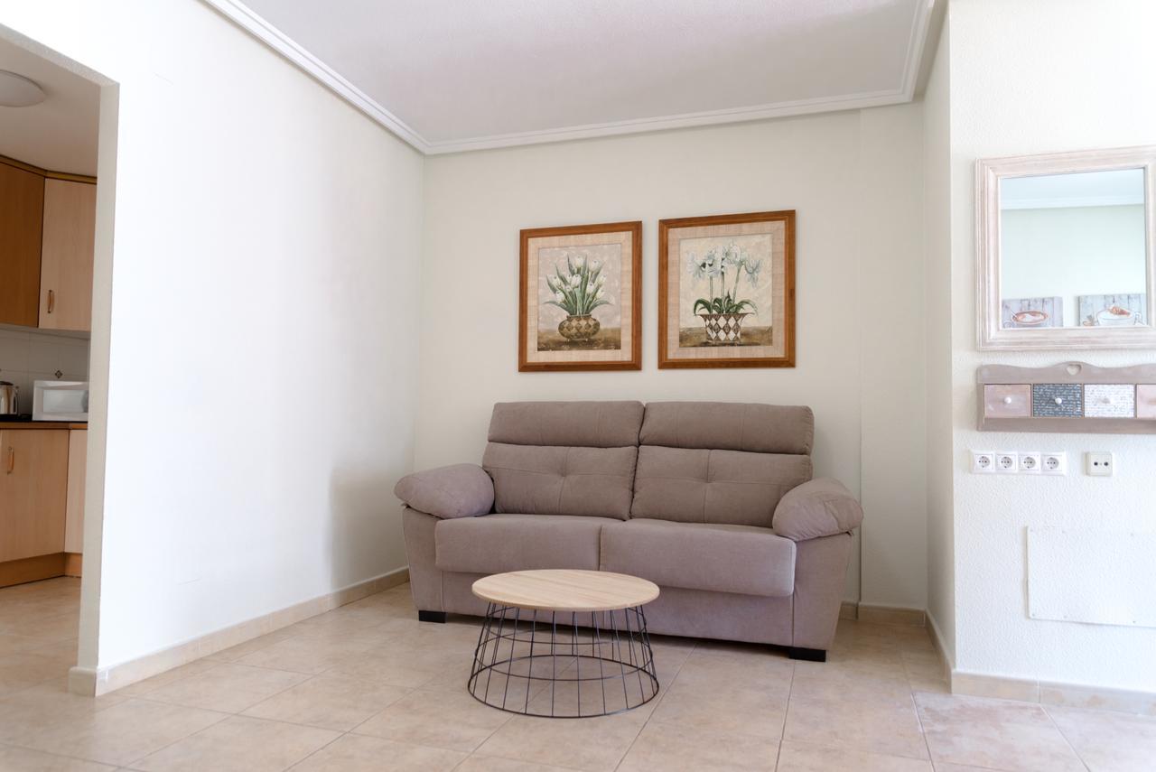 Apartment Altos De La Bahia X ตอร์เรเวียคา ภายนอก รูปภาพ